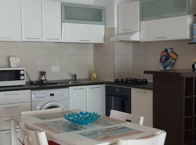 Apus De Soare مامايا